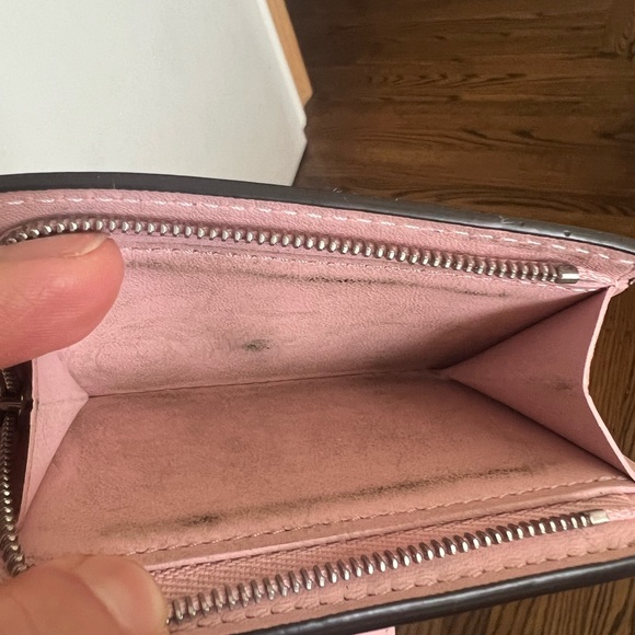 Authentic Louis Vuitton White Mahina Iris compact wallet with rainbow background - Picture 6 of 6